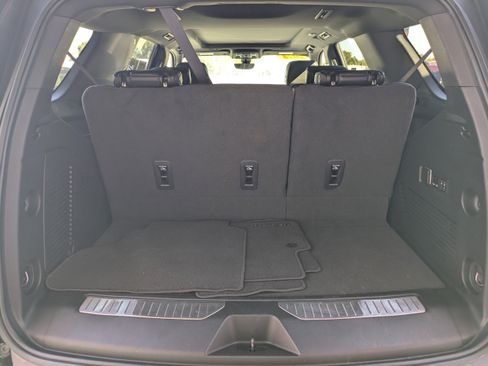 Used 2022 Chevrolet Tahoe High Country image 11