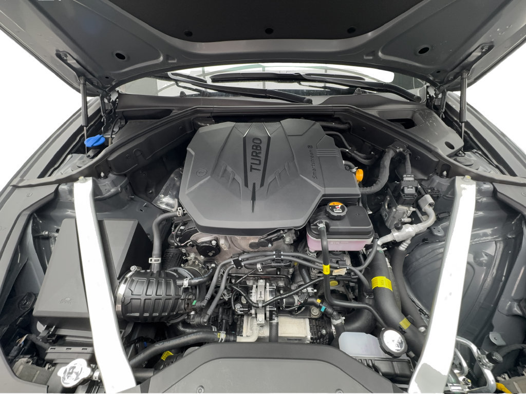 Used 2025 Genesis G70 2.5T AWD/4WD image 19