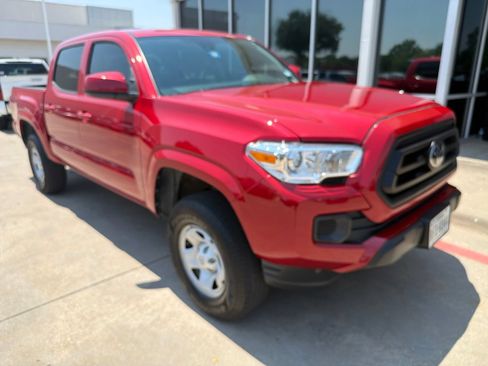Used 2020 Toyota Tacoma SR AWD/4WD image 3
