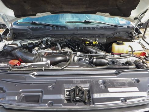Used 2018 Ford F250 Lariat w/ Lariat Value Package AWD/4WD image 13