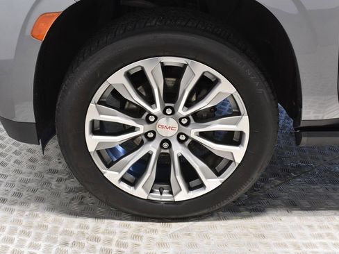 Used 2021 GMC Yukon Denali w/ Denali Premium Package image 40