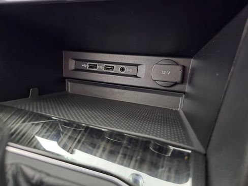 Used 2019 Volkswagen Tiguan SEL Premium AWD/4WD image 34