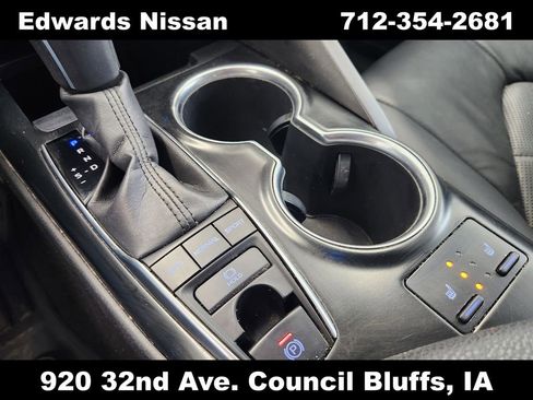 Used 2019 Toyota Camry XLE image 27