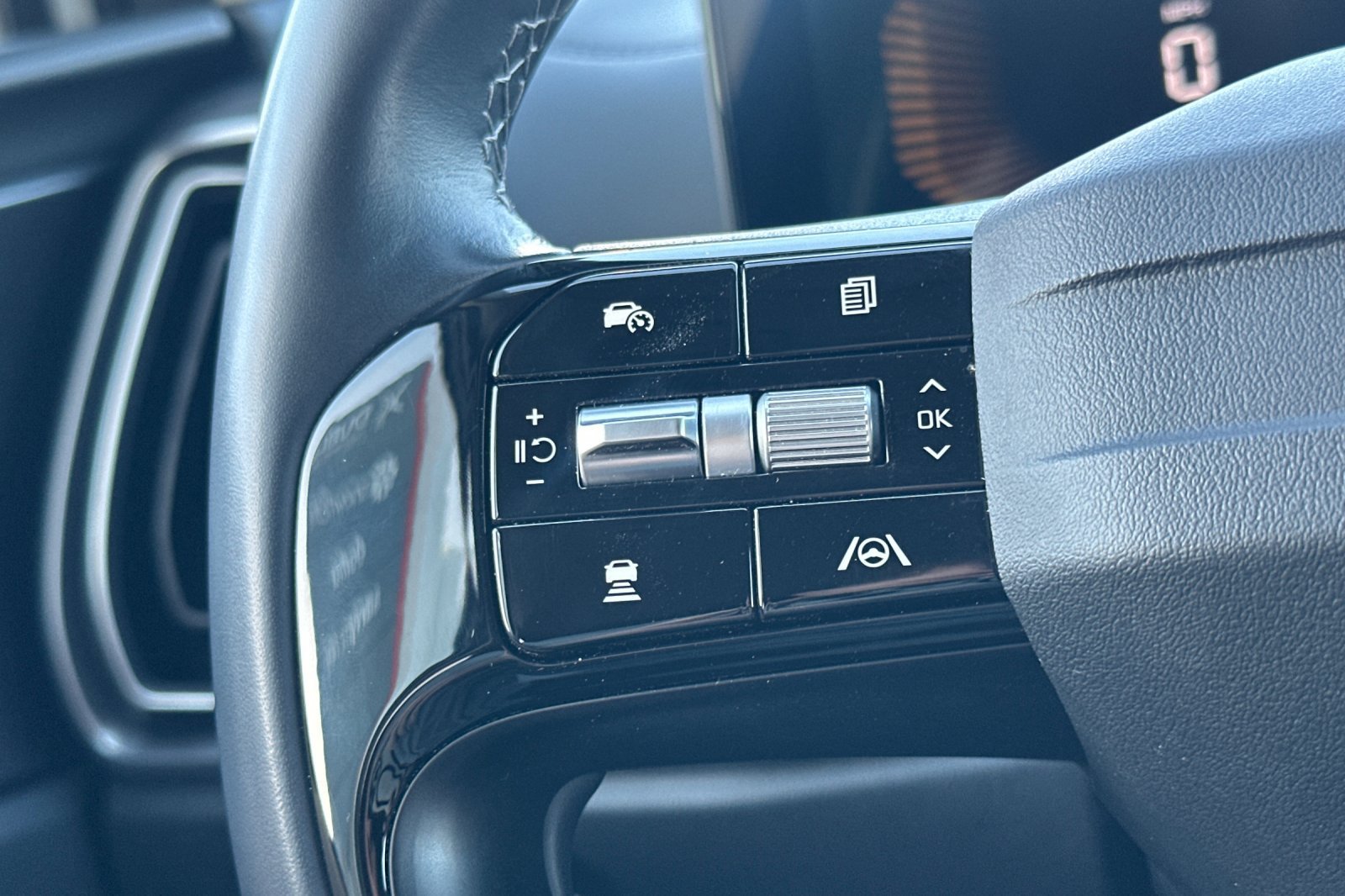 Certified 2026 Kia Sorento LX FWD image 36
