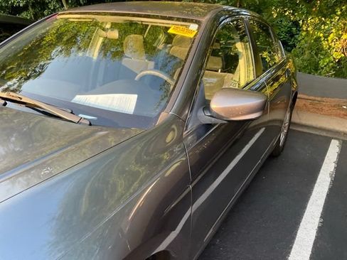Used 2010 Honda Accord LX-P image 9