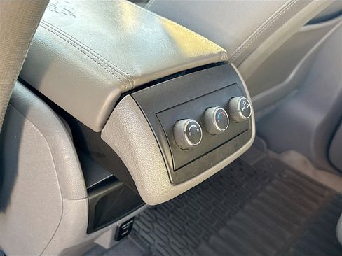 Used 2015 Chevrolet Traverse LS image 23