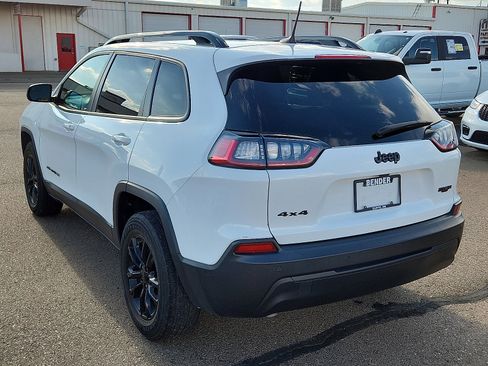 Used 2023 Jeep Cherokee Altitude Lux image 3