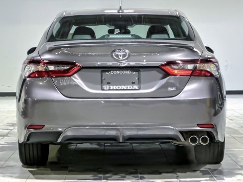 Used 2023 Toyota Camry SE image 9