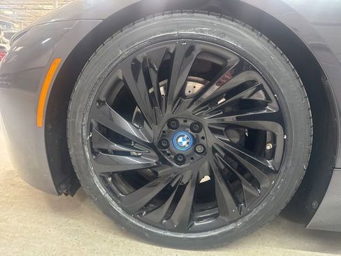 Used 2015 BMW i8 image 13