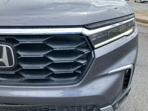 Certified 2025 Honda Pilot EX-L image 30