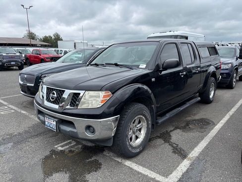 Used 2011 Nissan Frontier SV AWD/4WD image 1