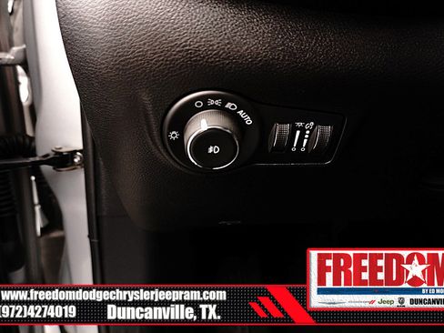 Certified 2025 Jeep Compass Limited image 27