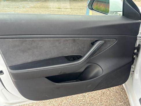 Used 2018 Tesla Model 3 Long Range image 15