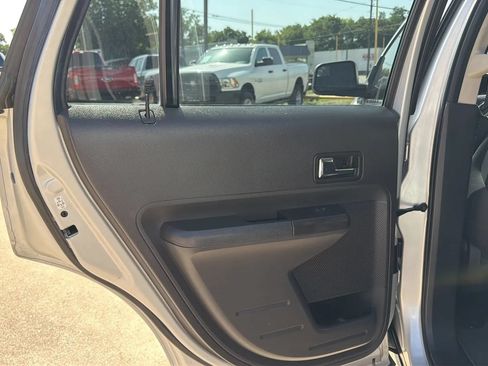 Used 2010 Ford Edge SE FWD image 10