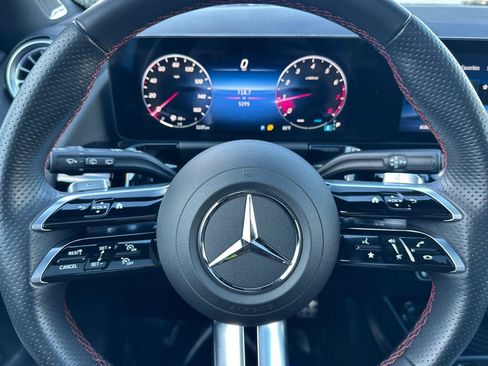 Used 2025 Mercedes-Benz GLA 250 4MATIC image 22
