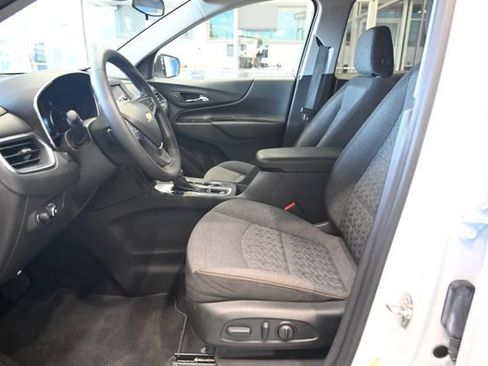Used 2024 Chevrolet Equinox LT FWD image 9
