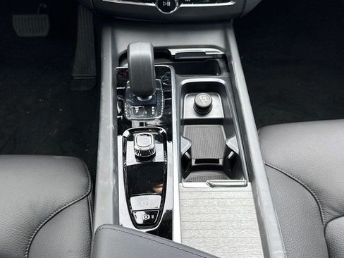 Used 2025 Volvo XC60 B5 Plus w/ Protection Package Premier image 8