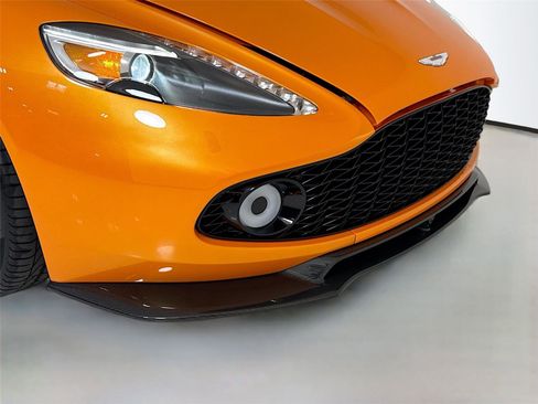 Used 2018 Aston Martin Vanquish Zagato RWD image 35