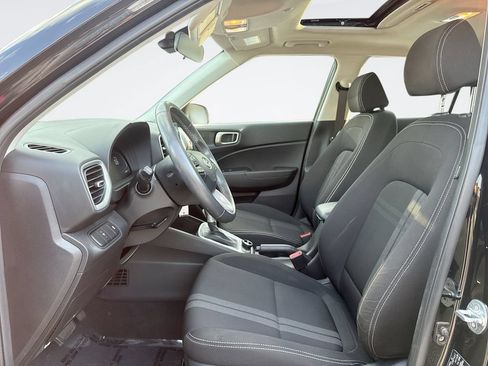 Used 2023 Hyundai Venue SEL w/ Cargo Package FWD image 13