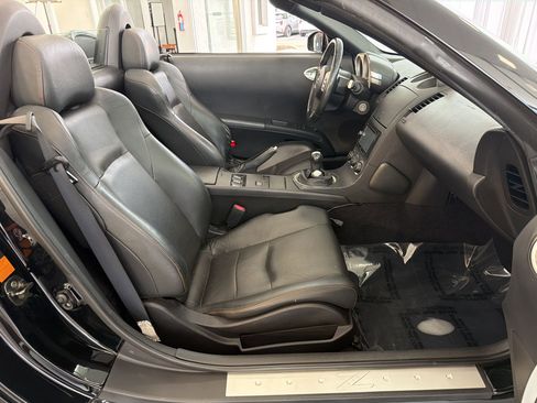 Used 2005 Nissan 350Z Grand Touring RWD image 26