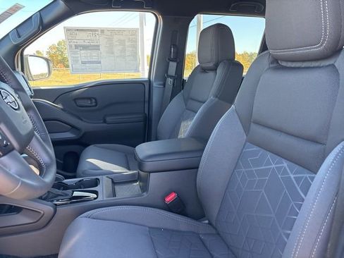 New 2026 Nissan Frontier SV image 9
