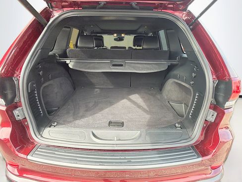 Used 2020 Jeep Grand Cherokee Limited X image 12