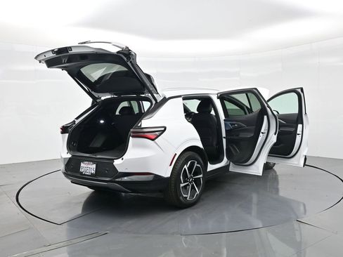 Used 2025 Chevrolet Equinox EV LT w/ Convenience Package image 36