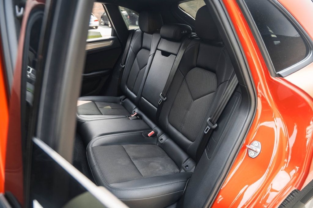 Used 2023 Porsche Macan AWD/4WD image 19