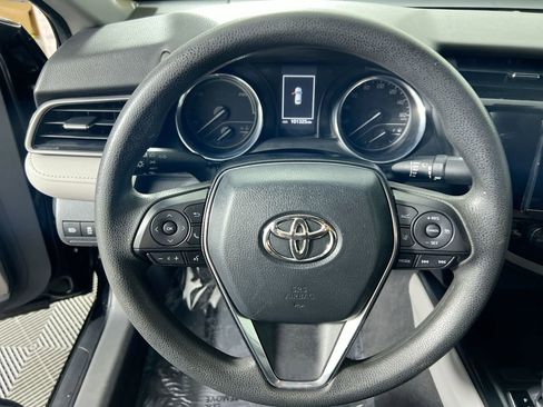 Used 2019 Toyota Camry LE image 15