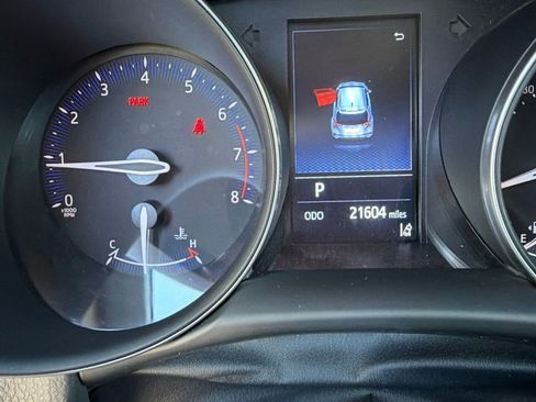 Used 2021 Toyota C-HR XLE FWD image 13