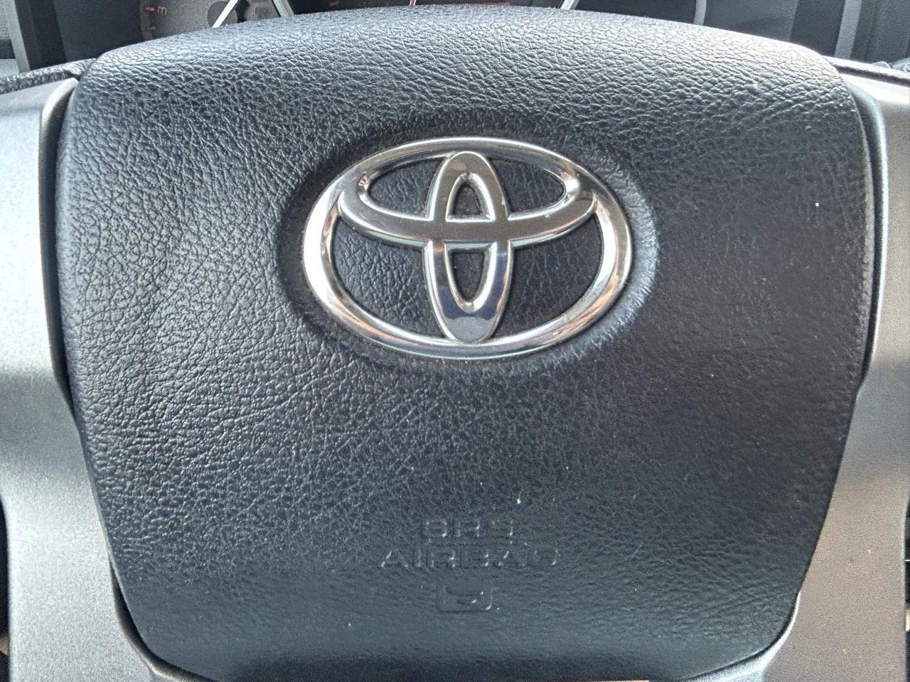 Used 2011 Toyota 4Runner Limited AWD/4WD image 18