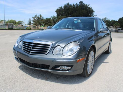 Used 2007 Mercedes-Benz E 350 4MATIC Sedan image 3