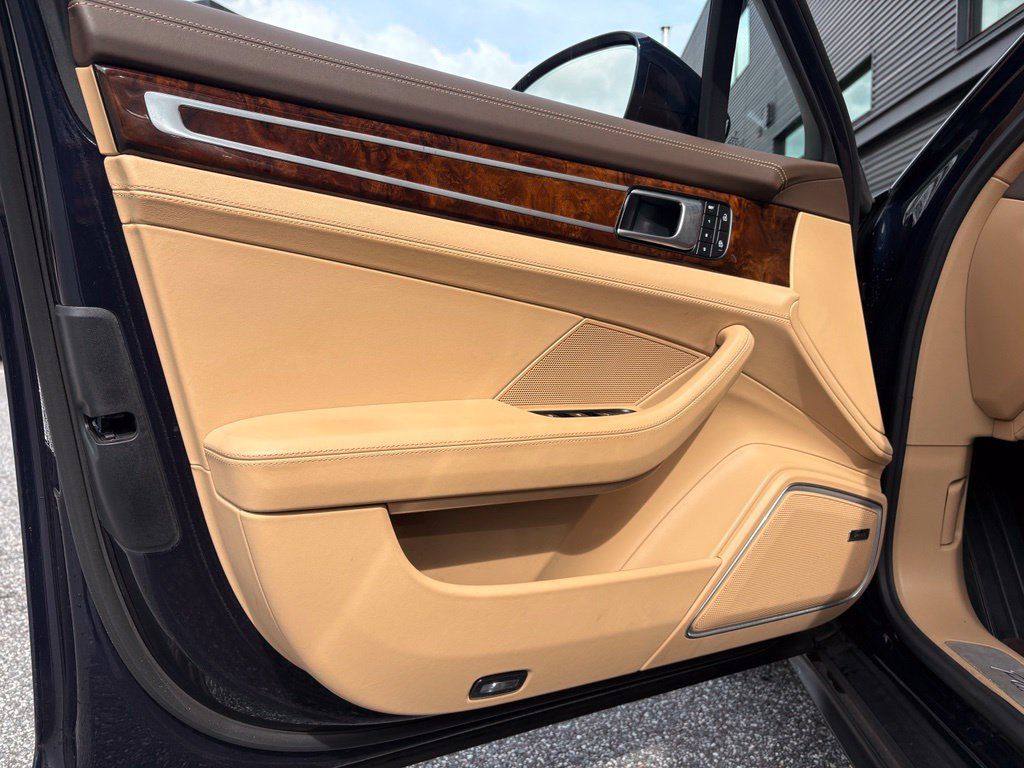 Certified 2023 Porsche Panamera 4S AWD/4WD image 18