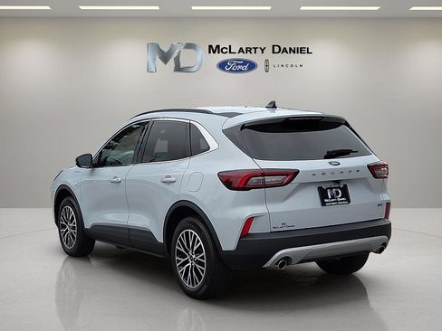 Certified 2025 Ford Escape SE FWD image 4