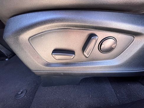 Used 2023 Ford Explorer XLT w/ Equipment Group 202A image 12