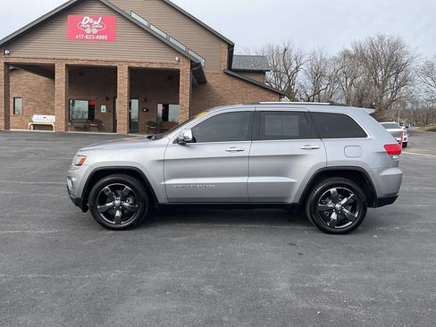 Used 2014 Jeep Grand Cherokee Limited w/ Luxury Group II image 2