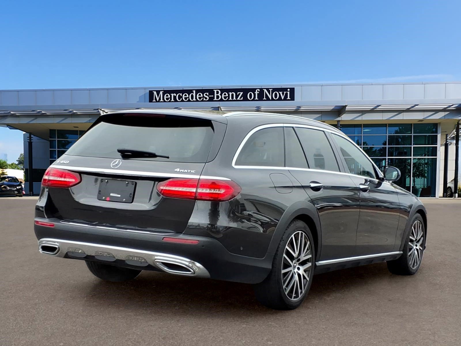 Used 2022 Mercedes-Benz E 450 4MATIC All-Terrain Wagon image 5