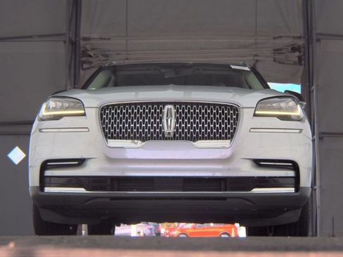 Used 2023 Lincoln Aviator Reserve image 4