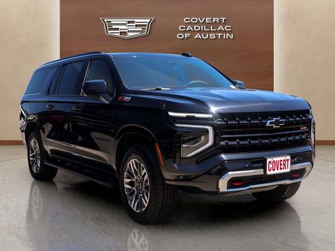 Used 2025 Chevrolet Suburban Z71 AWD/4WD image 6