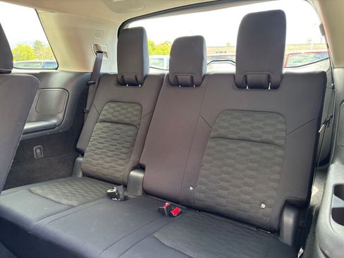 Used 2025 Nissan Pathfinder SV AWD/4WD image 31