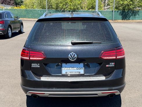 Used 2018 Volkswagen Golf Alltrack S AWD/4WD image 6