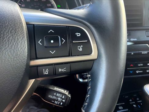 Used 2017 Lexus RX 450h AWD image 24