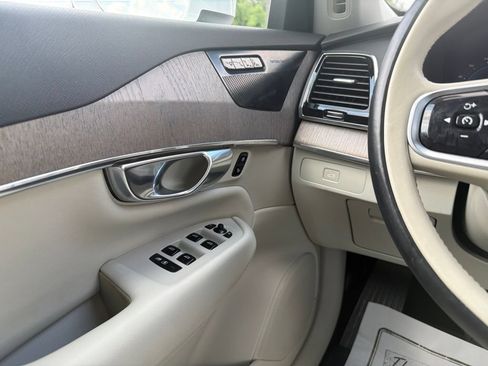 Certified 2023 Volvo XC90 B6 Plus w/ Protection Package AWD/4WD image 18