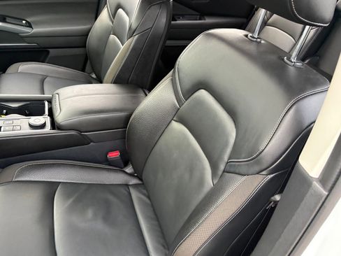 Certified 2025 Nissan Pathfinder SL image 30