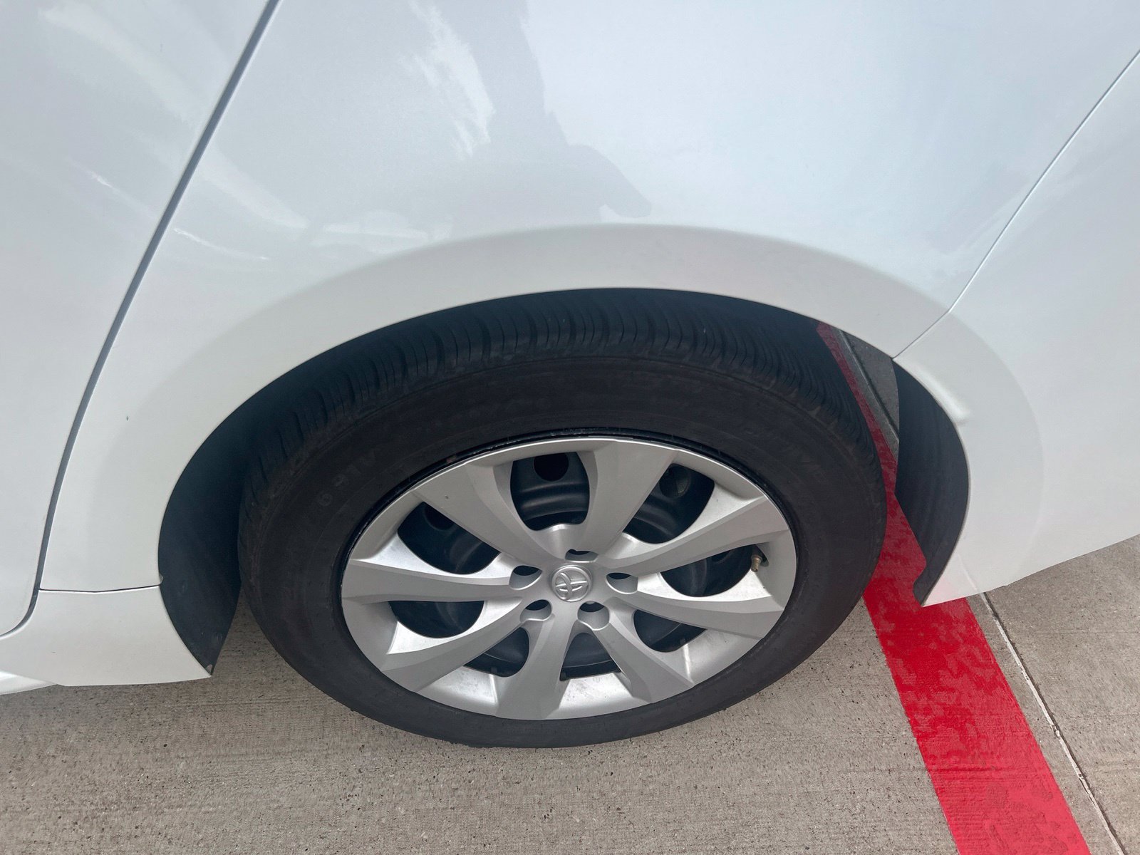 Used 2025 Toyota Corolla LE FWD image 16