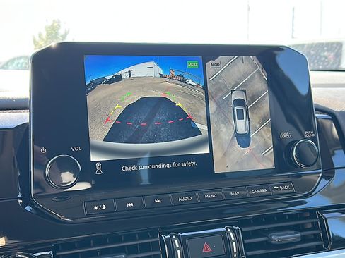 New 2025 Nissan Pathfinder SL image 24