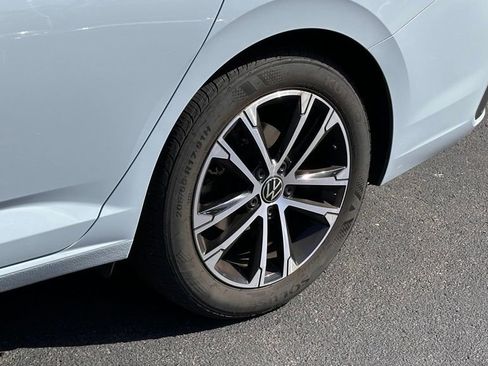 Used 2025 Volkswagen Jetta Sport image 12