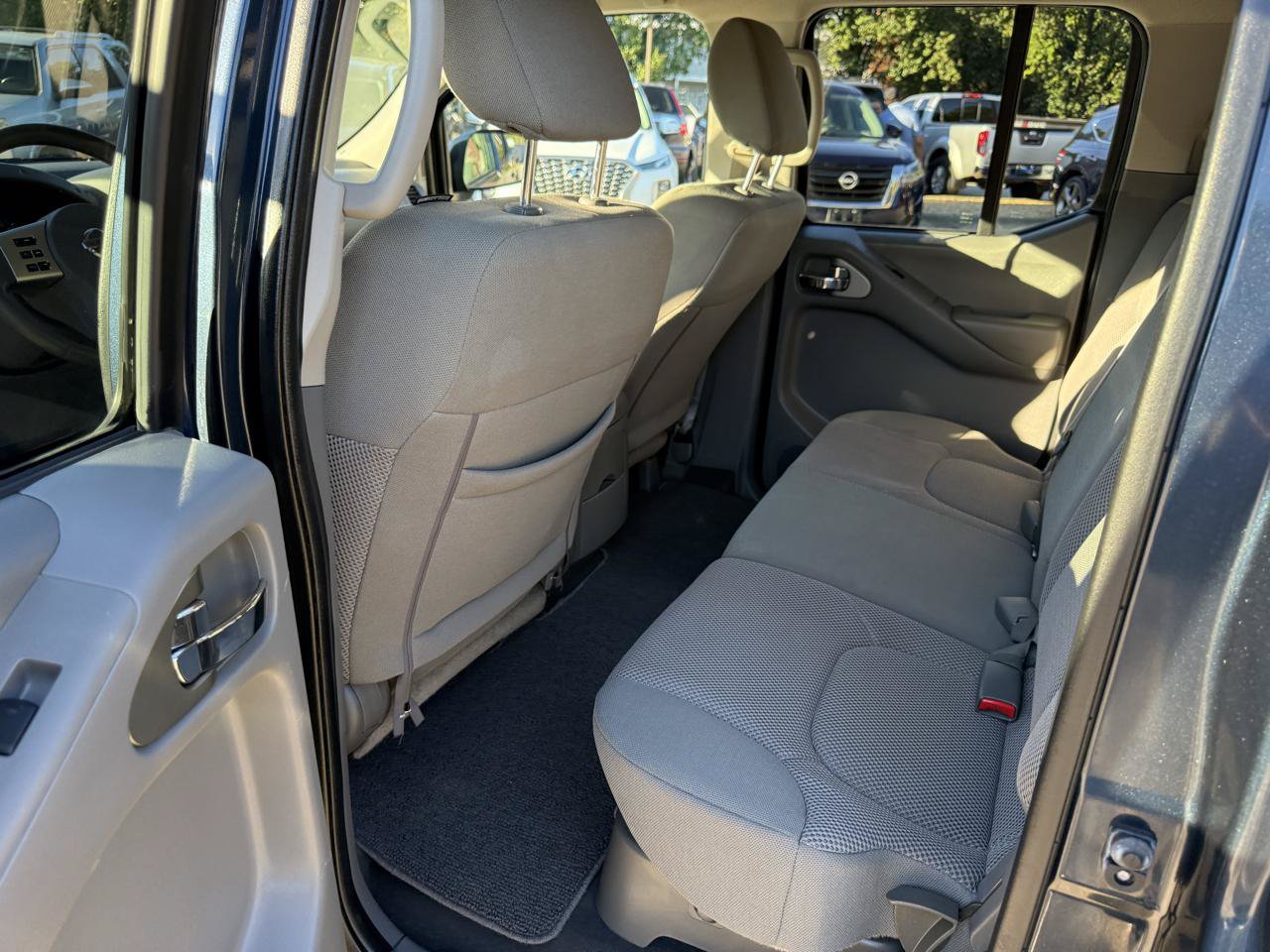 Used 2020 Nissan Frontier SV RWD image 19
