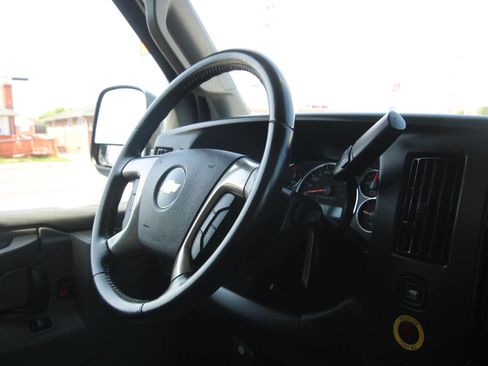 Used 2019 Chevrolet Express 2500 w/ Driver Convenience Package RWD image 14