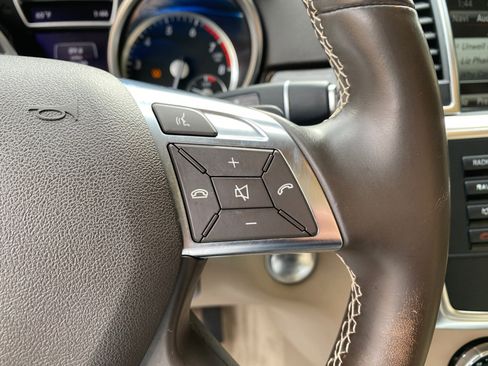 Used 2015 Mercedes-Benz ML 350 2WD w/ Premium 1 Package image 63